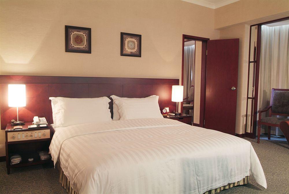 Rosedale Hotel&Suites Canton Esterno foto