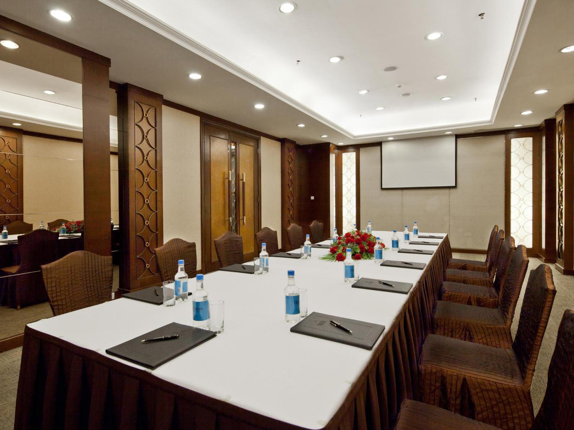 Rosedale Hotel&Suites Canton Esterno foto