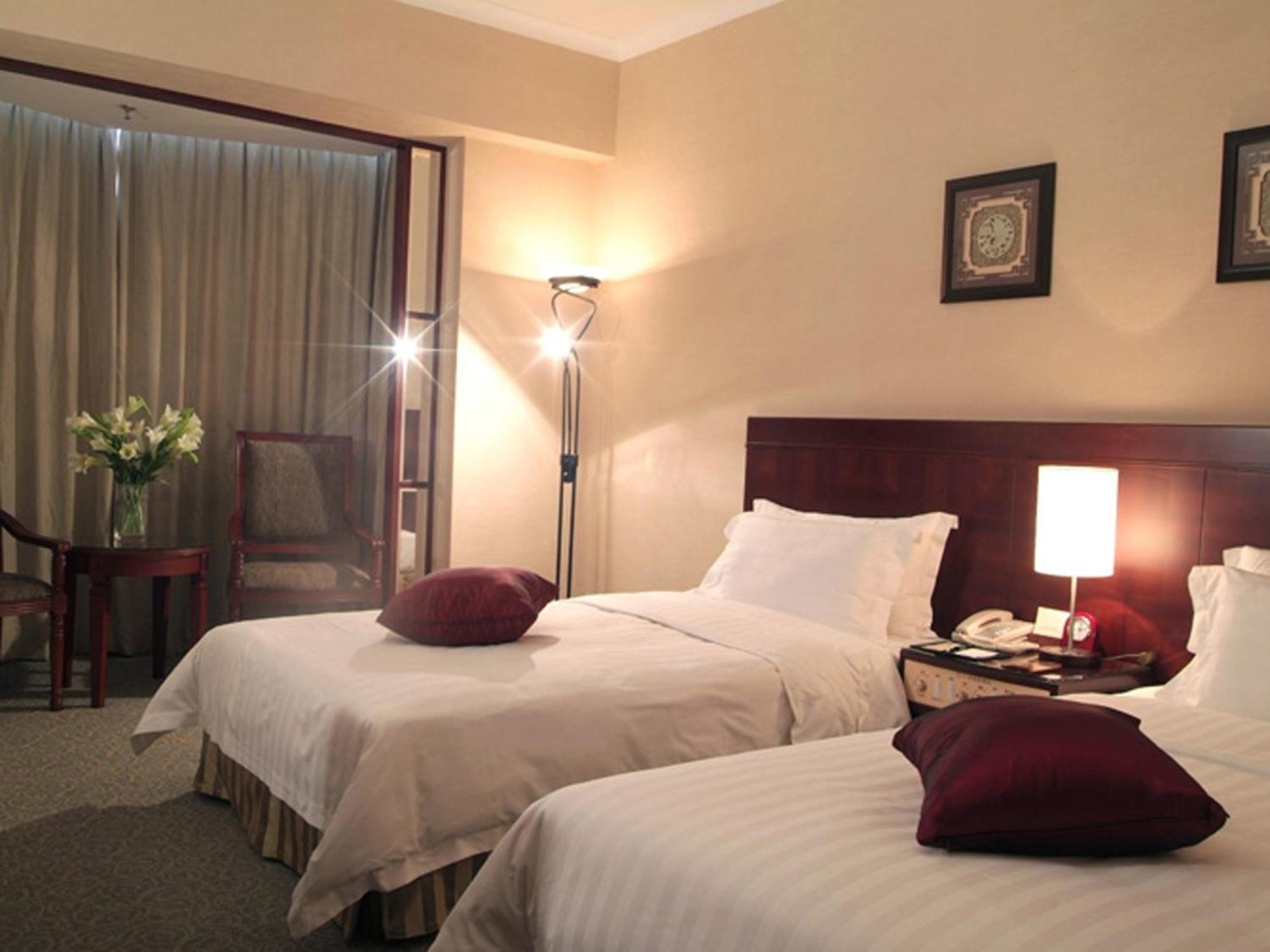 Rosedale Hotel&Suites Canton Esterno foto